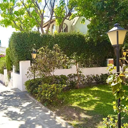Holiday home Super Agradable Con Piscina En Urbanizacion Frente A La Playa