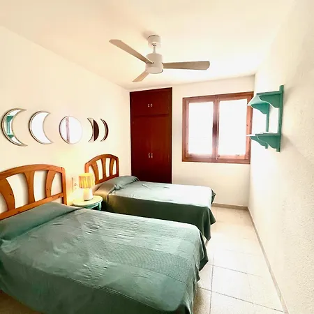 Holiday home Super Agradable Con Piscina En Urbanizacion Frente A La Playa